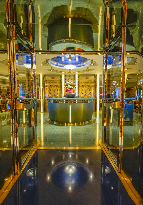 Burj Al Arab Jumeirah Funf Facts Zum Luxuriosestem Hotel